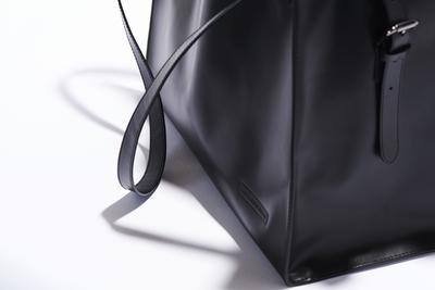 Harlequin Belle Downtown large leather women's bucket bag black